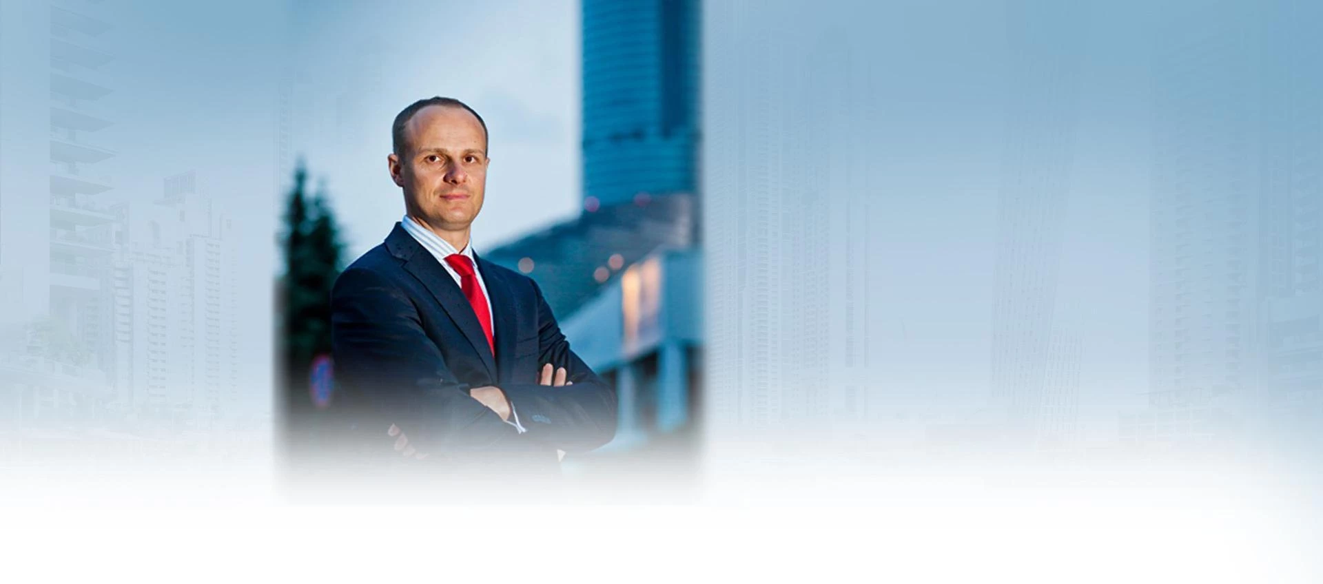 Slajd 1 Pan w garniturze